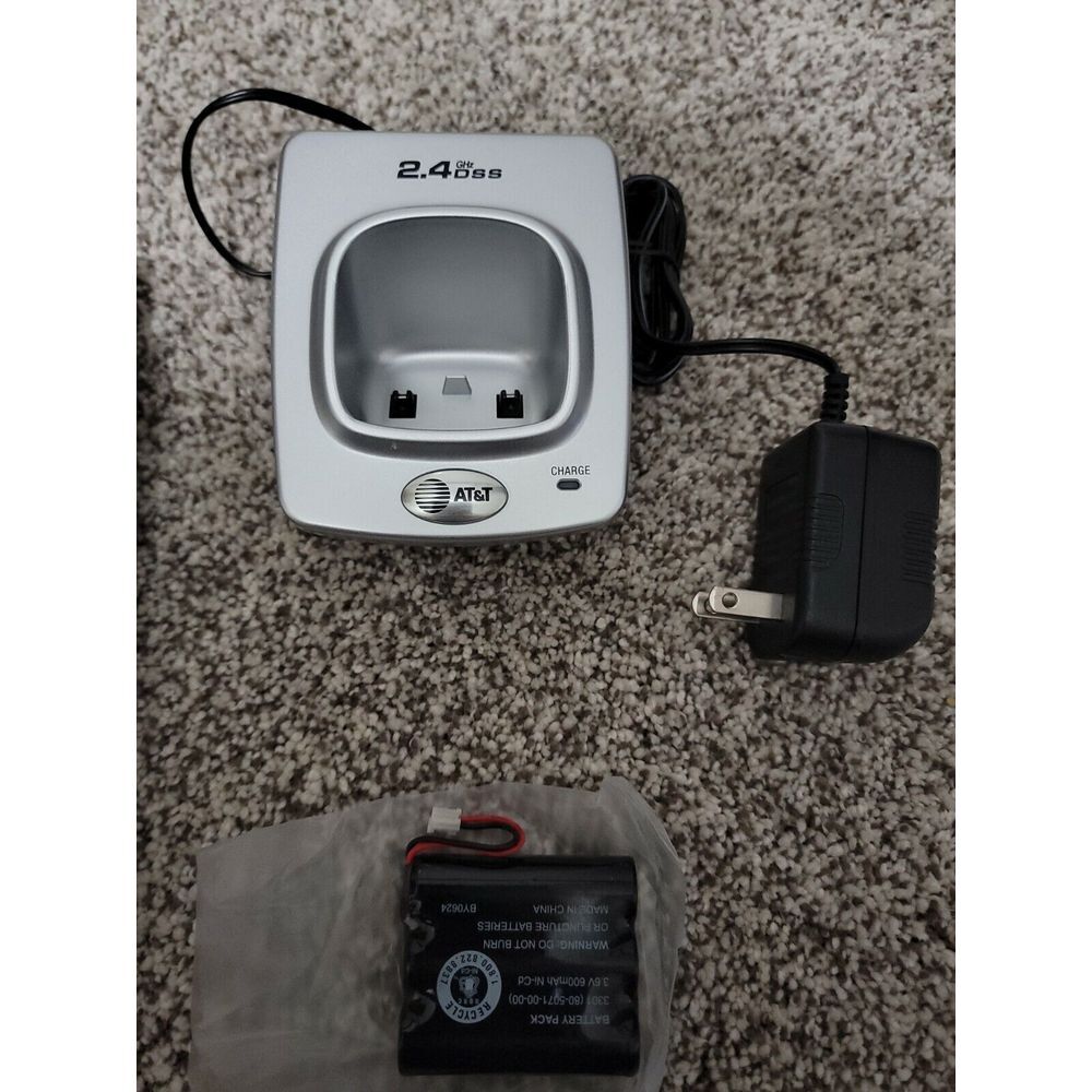 AT&T e2728b‎ 2.4 GHz Replacement hand set and cradle Never used - Picture 2 of 5